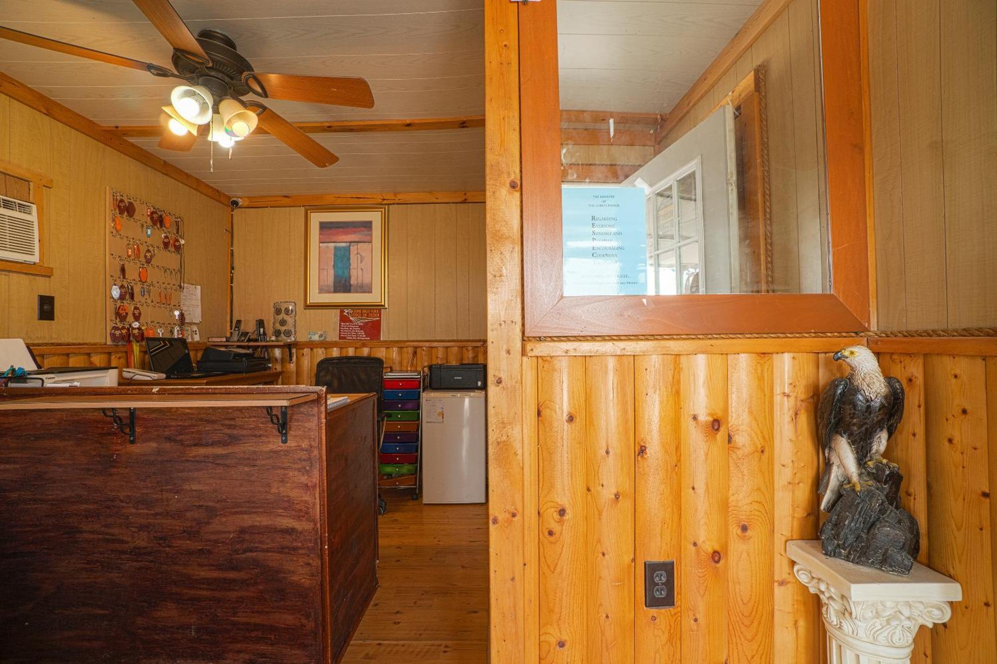 Grand Eagle Ford Lodge & Rv Park Tilden Eksteriør bilde